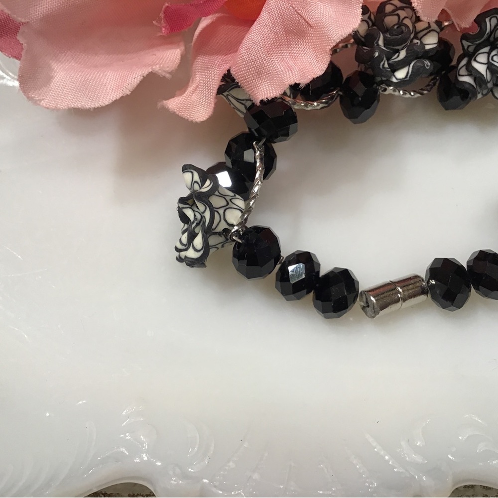 Black Roses Bracelet - Picture 5 of 5